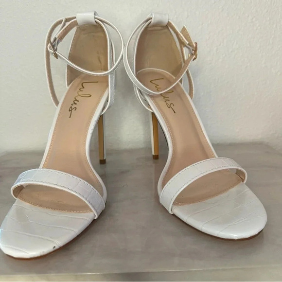 Lulus Sila White Crocodile-Embossed Ankle Strap Heels Size 8 - Picture 4 of 9